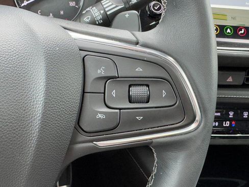 Used 2023 Buick Envision Essence w/ Technology Package I AWD/4WD image 18