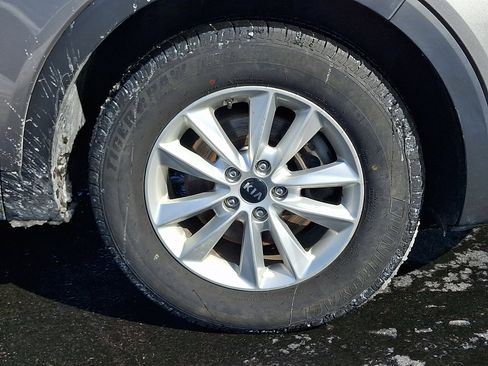 Used 2019 Kia Sorento AWD V6 image 8