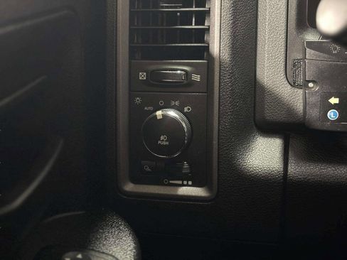 Used 2013 RAM 1500 Express image 34