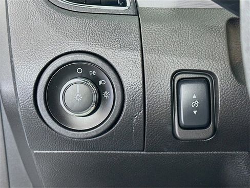 Used 2016 Ford Taurus SEL image 10