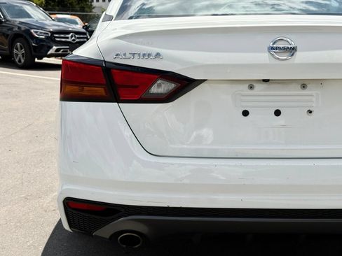Used 2019 Nissan Altima 2.5 SR FWD image 10