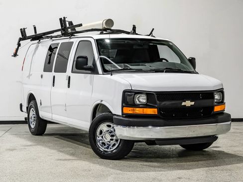 Used 2014 Chevrolet Express 2500 RWD image 4