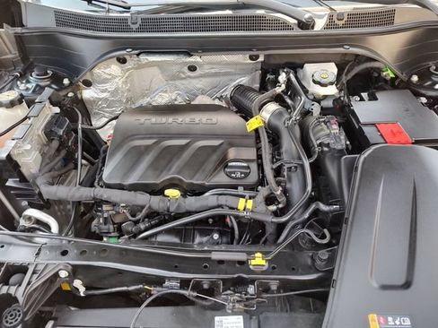 Used 2024 Chevrolet Trax RS w/ Driver Confidence Package FWD image 31