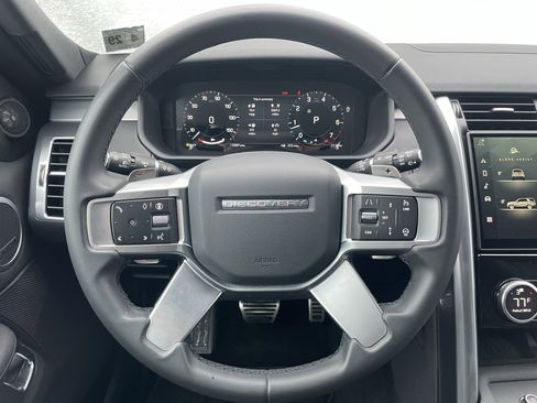 Certified 2024 Land Rover Discovery Dynamic SE image 21