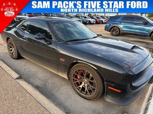 Used 2015 Dodge Challenger SRT image 2