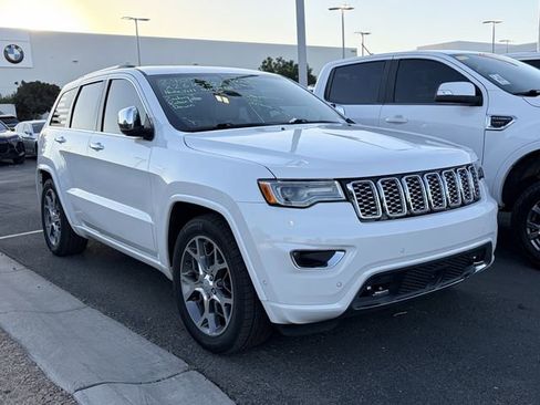 Used 2021 Jeep Grand Cherokee Overland AWD/4WD image 3