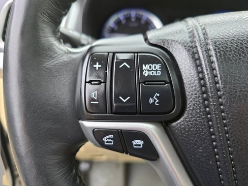 Used 2014 Toyota Highlander Limited Platinum AWD/4WD image 6