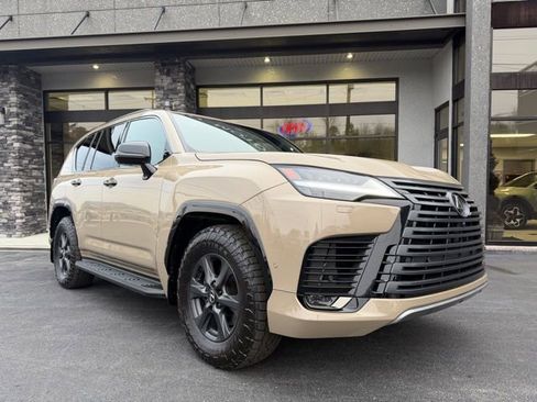 Used 2025 Lexus LX 700h Overtrail image 36