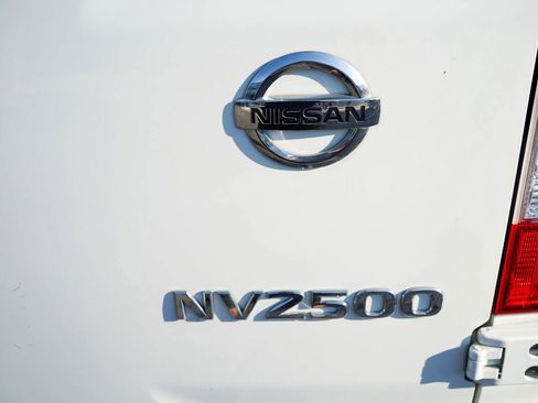 Used 2021 Nissan NV 2500 SV image 10