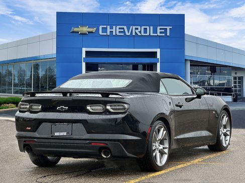 Certified 2021 Chevrolet Camaro LT w/ RS Package image 4