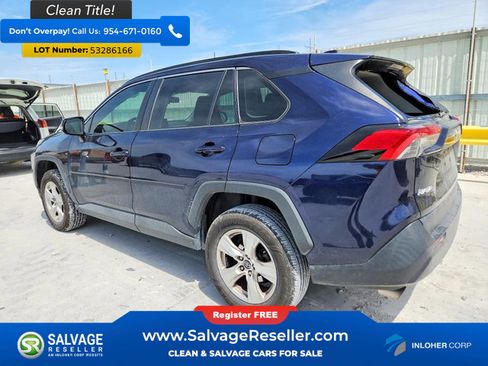 Used 2020 Toyota RAV4 XLE w/ Convenience Package FWD image 3