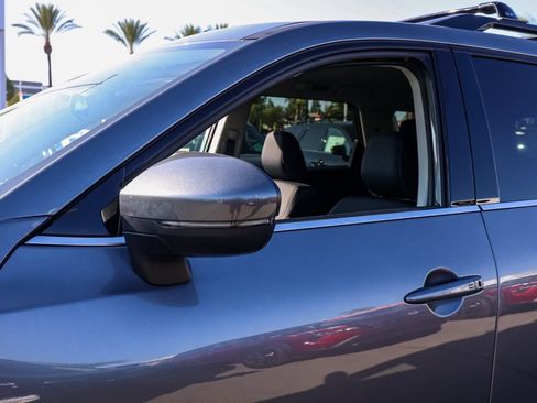 New 2025 Nissan Pathfinder SV image 12