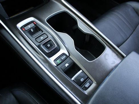 Used 2019 Honda Accord Touring image 19