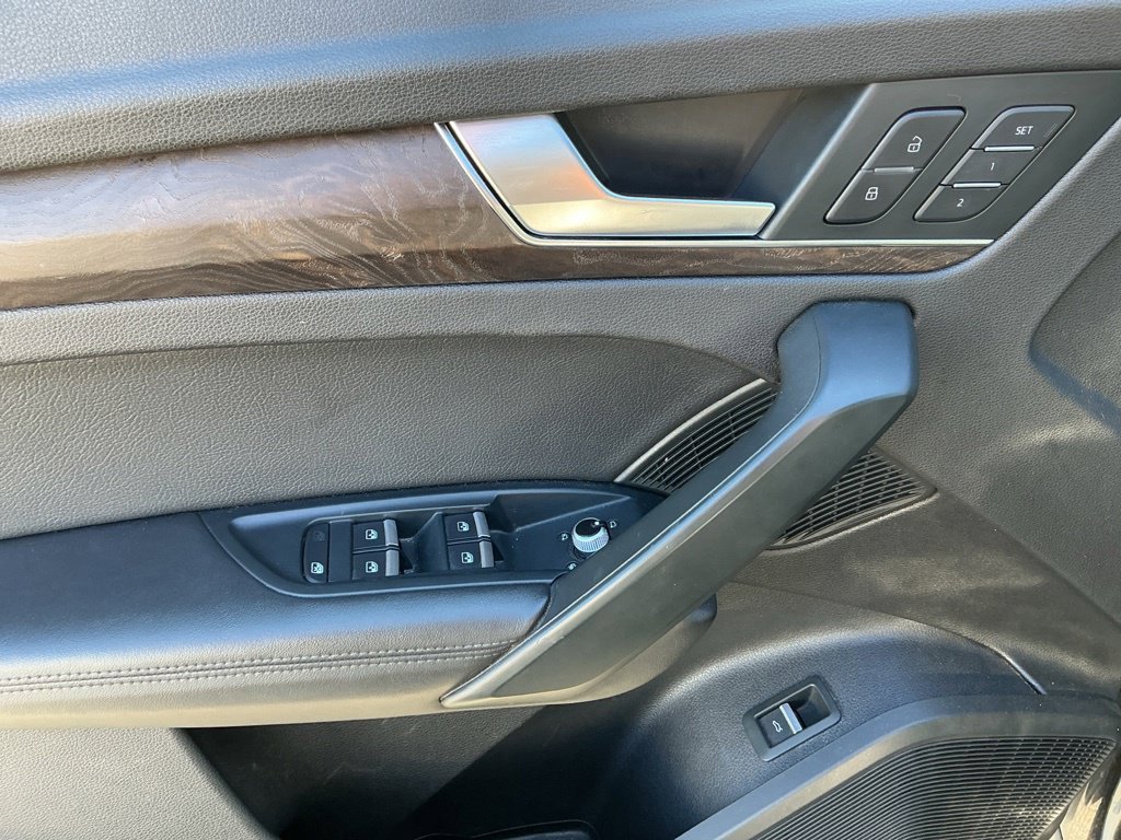 Used 2018 Audi Q5 Prestige AWD/4WD image 16