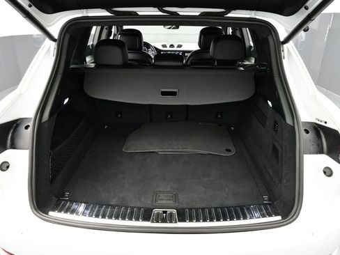 Certified 2021 Porsche Cayenne Turbo AWD/4WD image 16