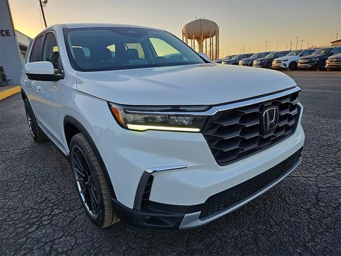 Used 2023 Honda Pilot EX-L image 11