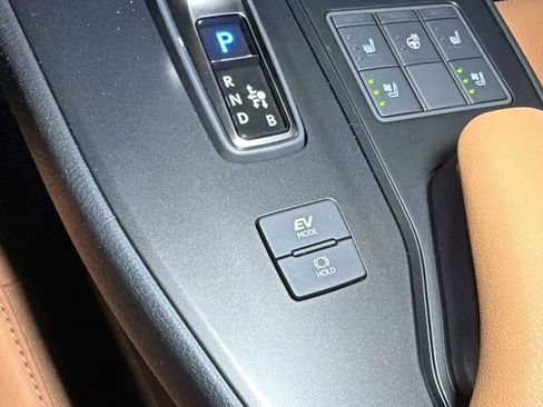 New 2026 Lexus UX 300h AWD image 27