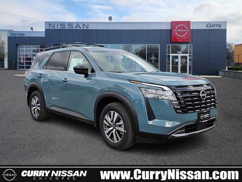 New 2026 Nissan Pathfinder SL image 1