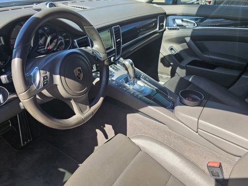 Used 2016 Porsche Panamera 4 w/ Premium Package Plus image 20