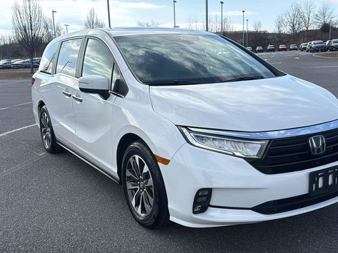 Used 2024 Honda Odyssey EX-L image 1