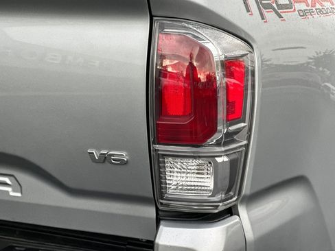 Used 2022 Toyota Tacoma TRD Off-Road image 25
