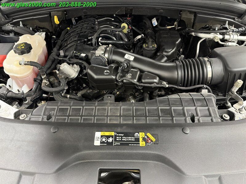Used 2023 Jeep Grand Cherokee L Limited AWD/4WD image 12