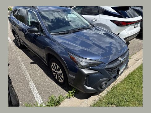 Used 2023 Subaru Outback Premium AWD/4WD image 1