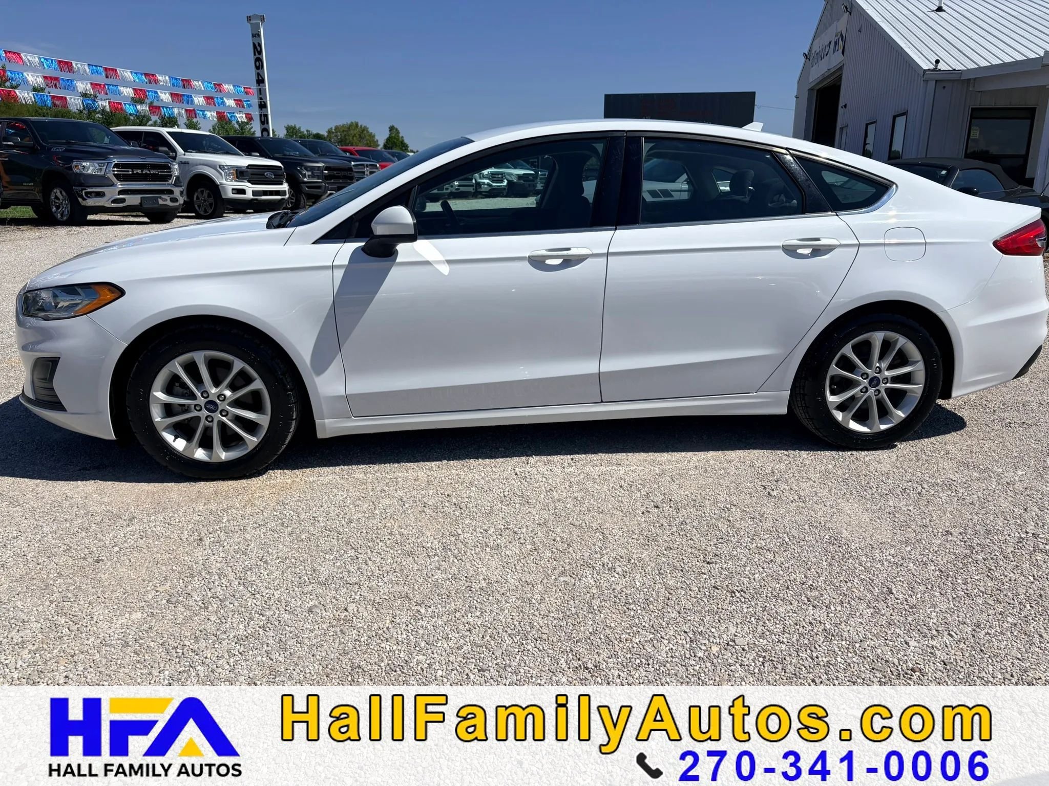 Used 2019 Ford Fusion SE FWD image 2