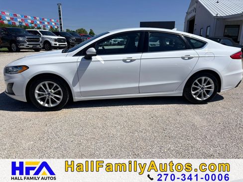 Used 2019 Ford Fusion SE FWD image 2