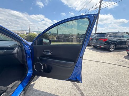 Used 2018 Honda HR-V EX image 17