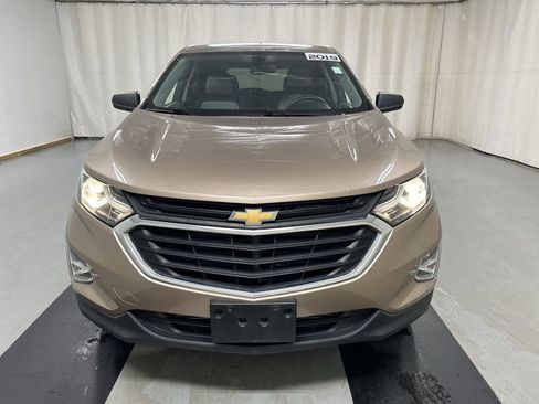 Used 2019 Chevrolet Equinox LS w/ LS Convenience Package AWD/4WD image 3
