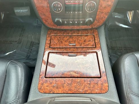 Used 2008 Chevrolet Avalanche LTZ w/ LTZ Preferred Equipment Group image 26