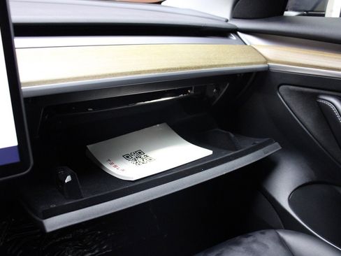 Used 2023 Tesla Model 3 Standard Range image 18