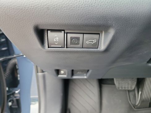 Used 2026 Toyota RAV4 XSE w/ Panoramic Sun Roof Package AWD/4WD image 27