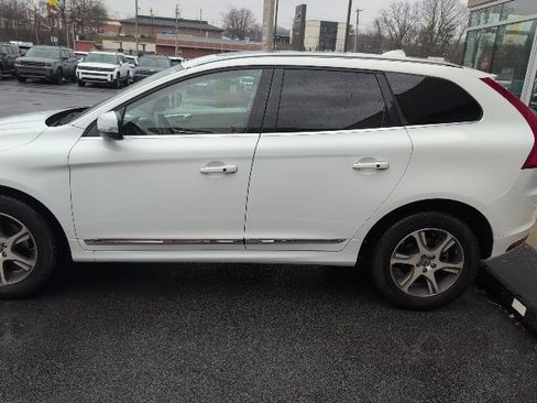 Used 2015 Volvo XC60 T6 Platinum image 11