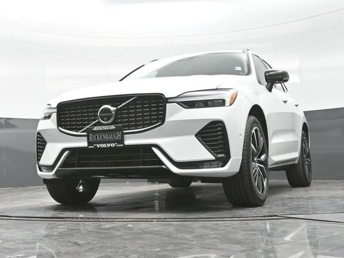 Used 2024 Volvo XC60 B5 Plus image 27