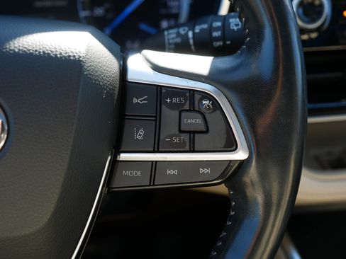 Used 2021 Toyota Highlander Platinum AWD/4WD image 30