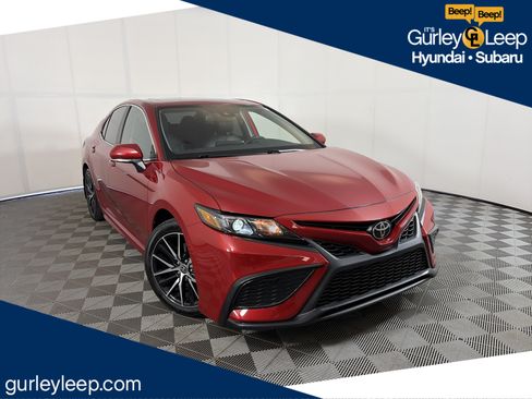 Used 2021 Toyota Camry SE FWD image 1