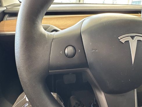 Used 2020 Tesla Model Y Long Range AWD/4WD image 19