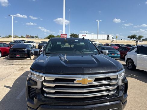 Used 2026 Chevrolet Silverado 1500 High Country AWD/4WD image 2