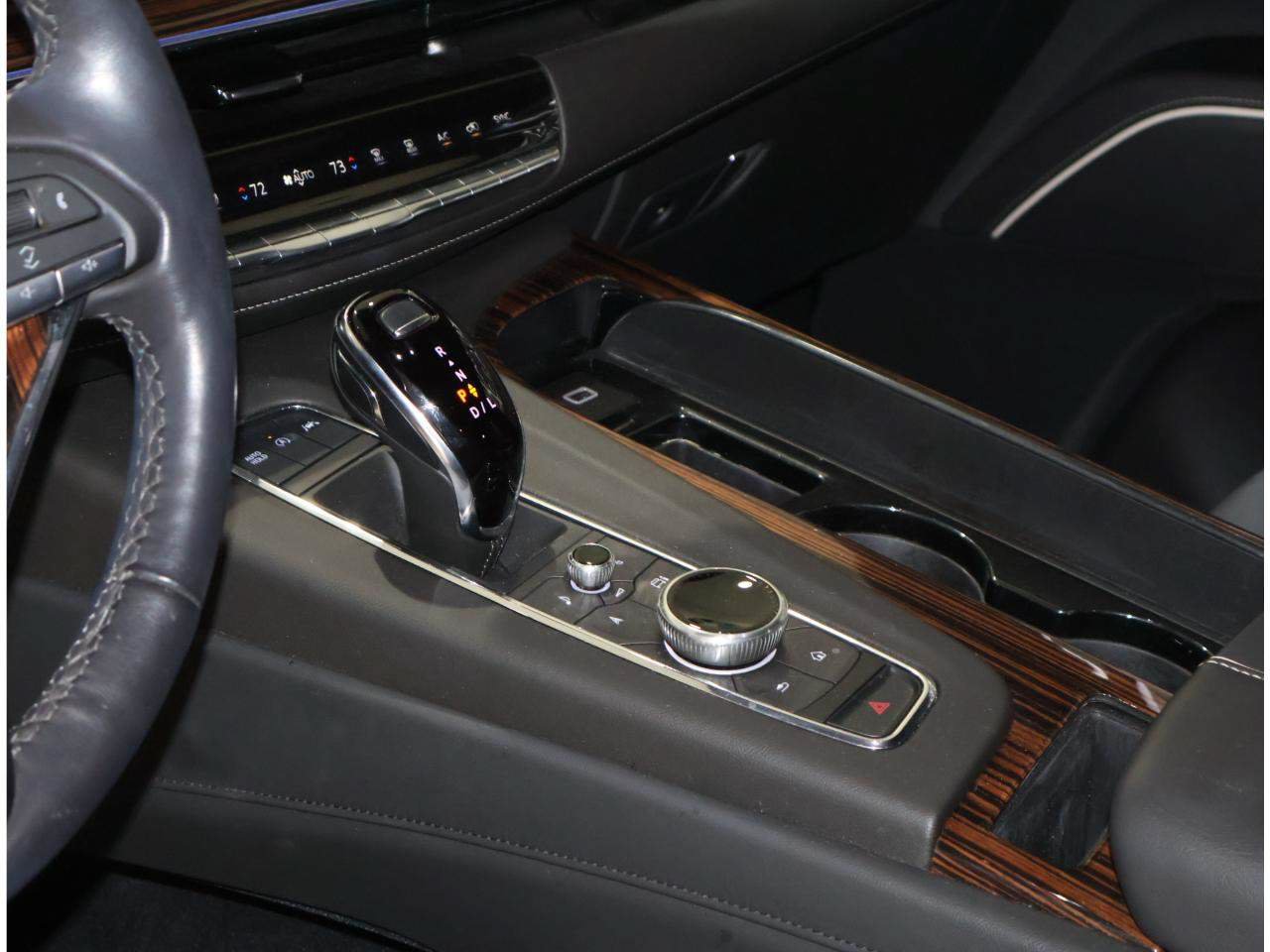 Used 2024 Cadillac Escalade Premium Luxury w/ Performance Package AWD/4WD image 10