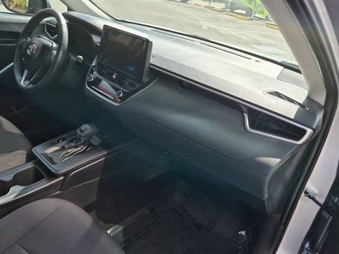 Used 2026 Toyota Corolla Cross LE FWD image 6