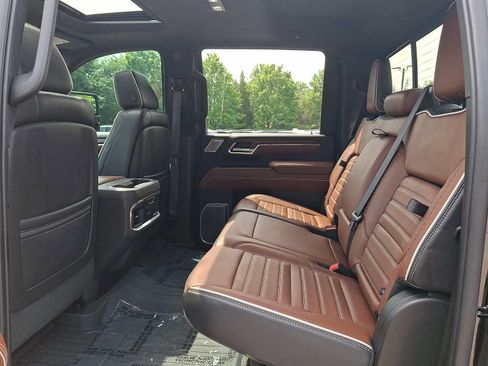 Used 2024 GMC Sierra 2500 Denali Ultimate AWD/4WD image 12