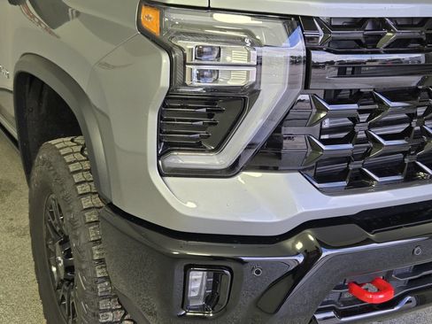 New 2026 Chevrolet Silverado 2500 ZR2 AWD/4WD image 10