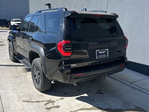 Used 2025 Toyota 4Runner SR5 AWD/4WD image 6