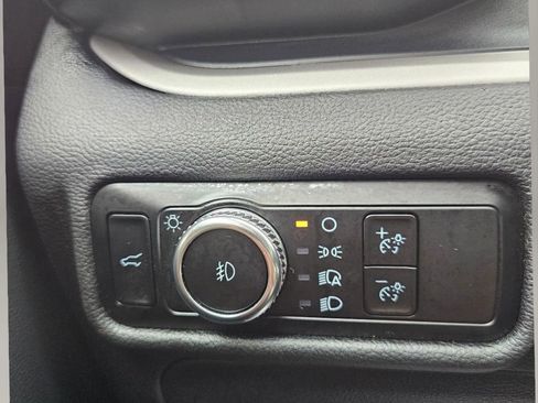 Used 2023 Ford Explorer XLT w/ Equipment Group 202A AWD/4WD image 20