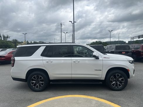 Used 2024 Chevrolet Tahoe Z71 w/ Luxury Package AWD/4WD image 7
