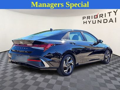 Used 2024 Hyundai Elantra SEL w/ Convenience Package