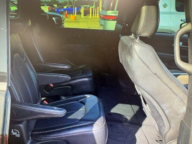 Used 2026 Chrysler Pacifica Select FWD image 4