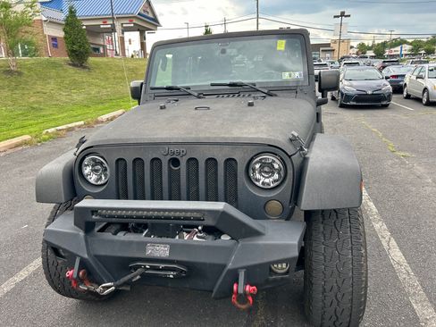 Used 2017 Jeep Wrangler Unlimited Sport w/ Quick Order Package 23S AWD/4WD image 2
